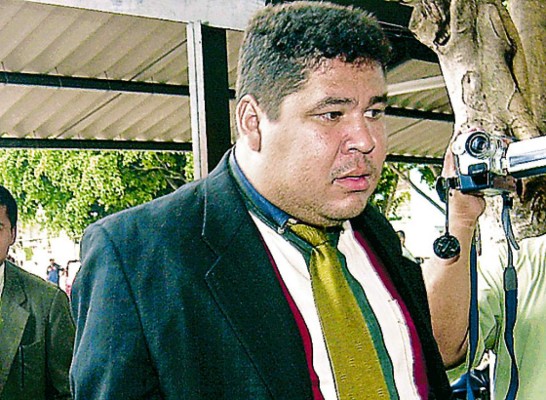 Acusan a alcalde por actos de corrupción