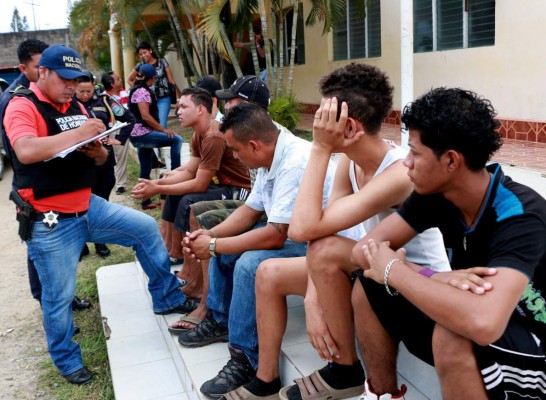 Capturan a presuntos vendedores de droga en El Progreso