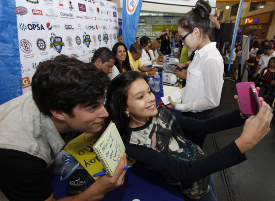 Las estrellas del RotaGol compartieron con los sampedranos