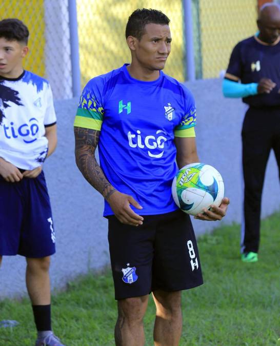 El volante contención Luis Garrido salió del Real España para irse a préstamo al Honduras Progreso. Ya empezó a entrenar en la pretemporada.