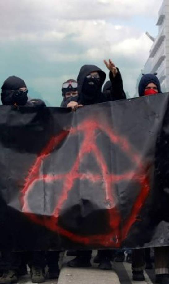 Pese a las protestas, los sindicatos no han podido unirse ante un mandatario al que califican de 'presidente de los ricos'.