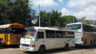 El viernes comenzarían el cobro en los buses.