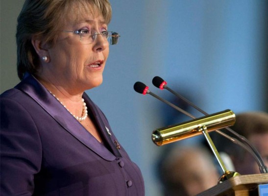 Bachelet envía a Congreso ley de matrimonio igualitario