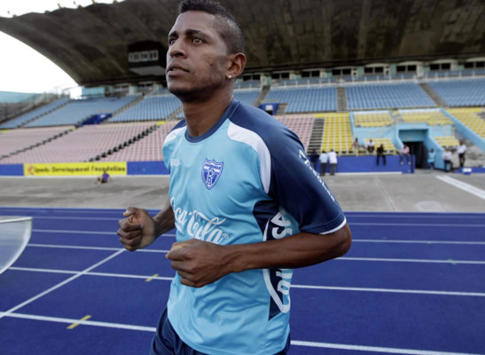 Costly critica a los mexicanos