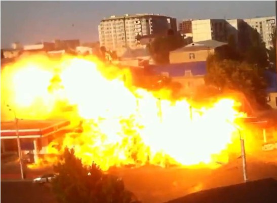 Video: Increíble explosión de una gasolinera en Rusia