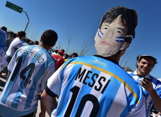 La 'albiceleste' de Messi eclipsa a Suiza en las calles de Sao Paulo