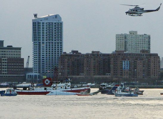 Avión de US Airways cae en el río Hudson