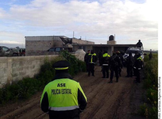 Resguardan casa de fuga de 'El Chapo'  