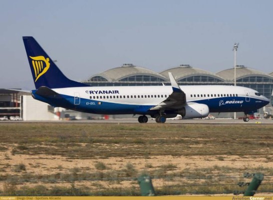 Seguidores del Liverpool hacen aterrizar avión en Francia