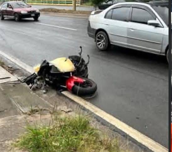 Atropella a motociclista y huye; militares lo capturan y se duerme en la patrulla