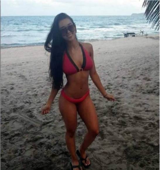 Para Daniela Servellón su lugar favorito para una cita romántica es la playa.