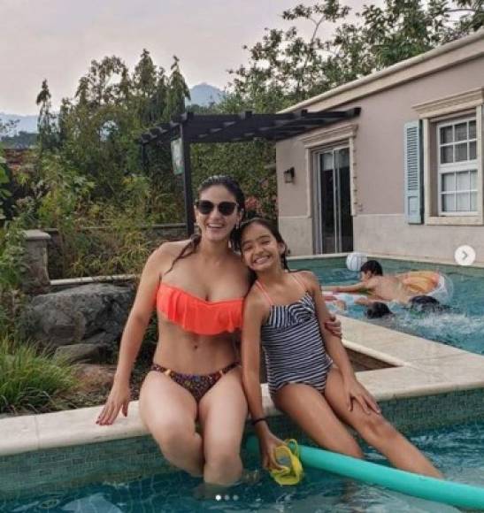 Kritza Pérez, presentadora de televisión y ex diputada de Honduras, es también una orgullosa madre. En su cuenta de Instagram comparte fotos de los hermosos momentos que comparte junto a sus hijos.