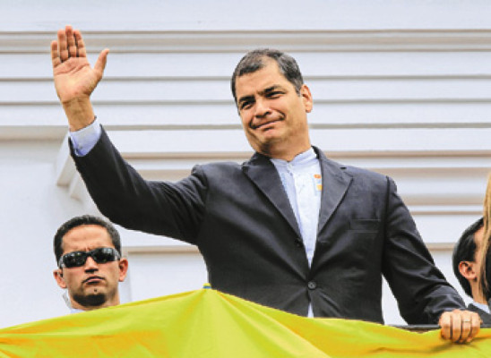 Correa alarga estado de excepción y militariza la Asamblea Nacional