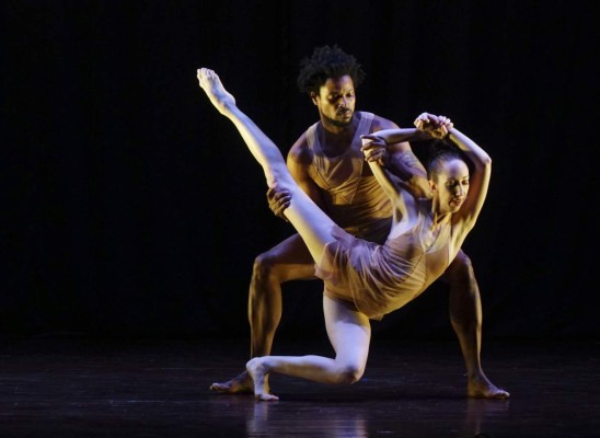 Presentación 'Dancing to connect ” en el CCS