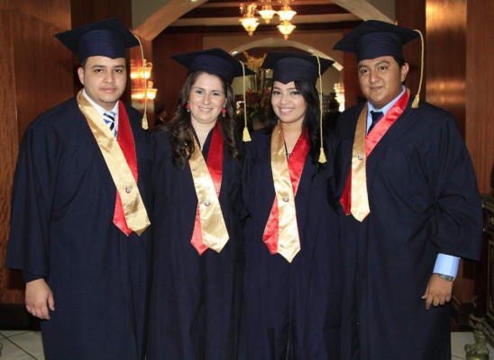 Universidad Cristiana de Honduras gradúa 59 nuevos profesionales