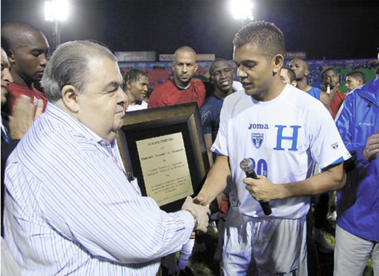 Fenafuth homenajeó a los mundialistas