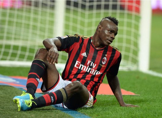 Balotelli sale ileso de un accidente de coche