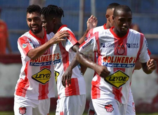 El Vida no tuvo piedad y goleó al Juticalpa de Héctor Castellón