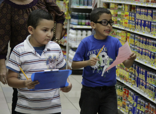 Estudiantes de EIS se divierten con las matemáticas