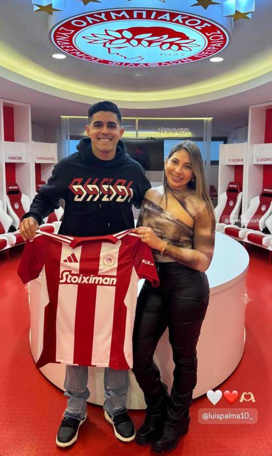 La hermosa Annie Córdova cautivó en la presentación de Luis Palma con el Olympiacos.