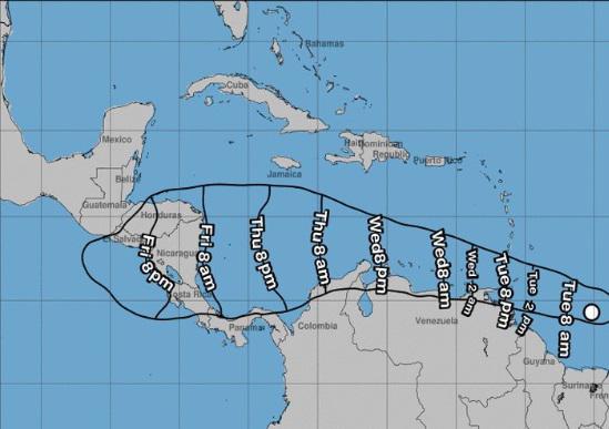 Nicaragua vigila disturbio que amenaza con ser huracán en el océano Atlántico