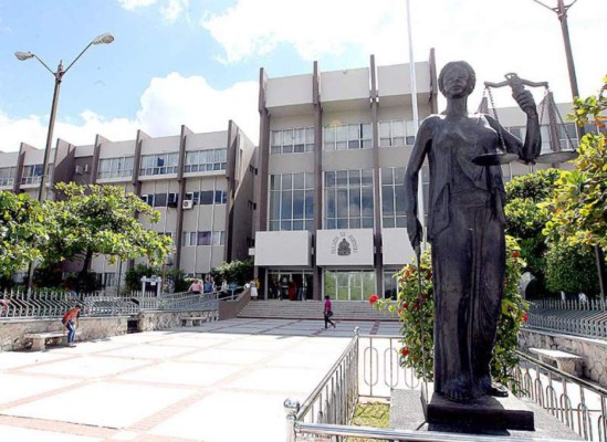 Sala de lo Constitucional discutirá escritos de magistrado Elmer Lizardo