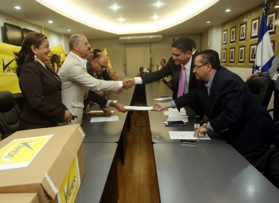 Cinco nuevos partidos presentaron inscripción