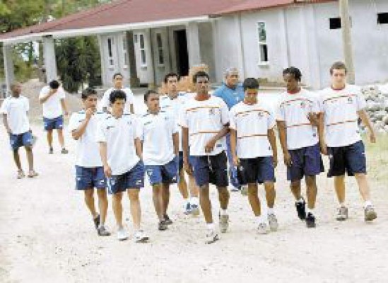 Sólo se miran de reojo