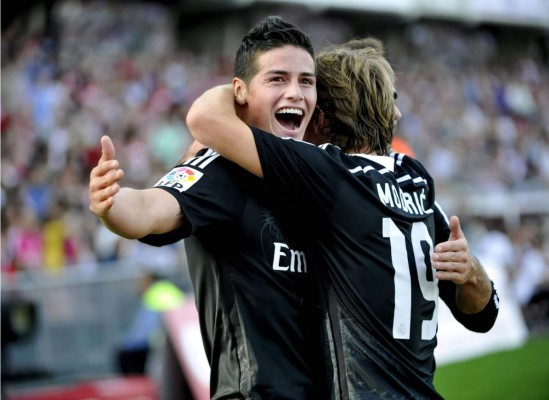 Un gran Real Madrid pasa por encima del Granada y es líder