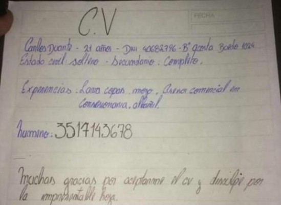 Joven consigue trabajo luego que su hoja de vida escrita a mano se viralizara