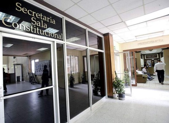 Sala de la Corte deja sin efecto prisión preventiva contra exdirectivos del IHSS