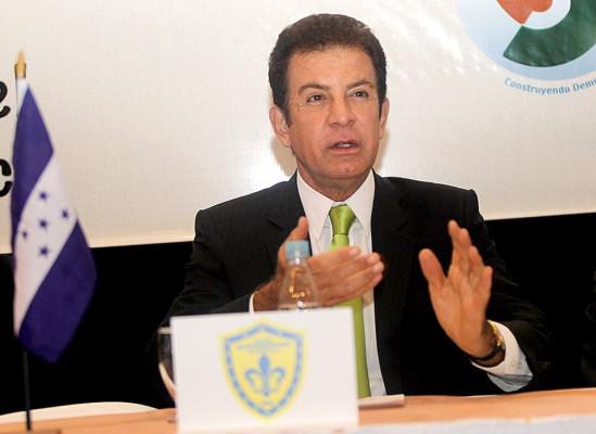 Salvador Nasralla hizo su primera aparición política en 2013 con el Partido Anticorrupción.