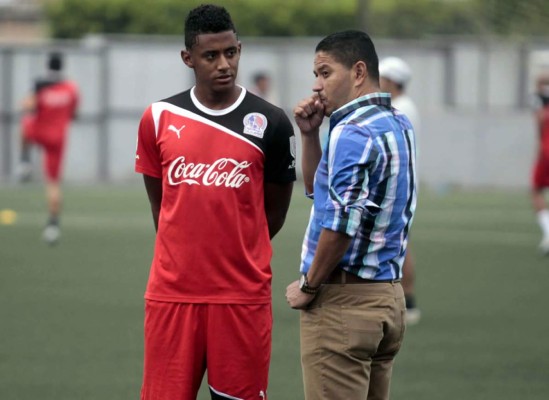 Wilmer Velásquez motiva a los jugadores del Olimpia