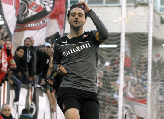 Villarreal se afianza en puestos Champions y Sevilla hunde más al Betis