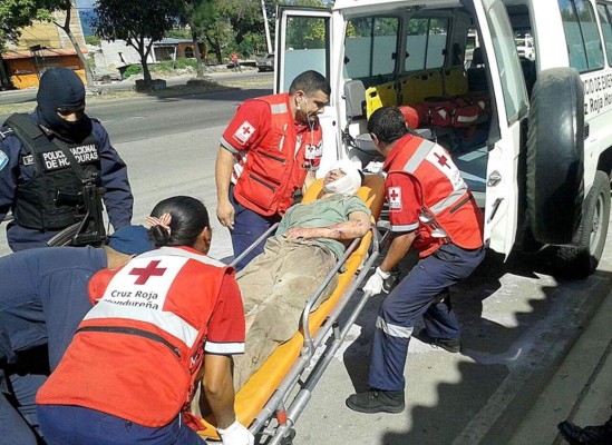 Policías rescatan a joven raptado por pandilleros