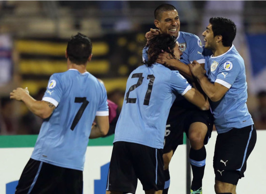 Uruguay deja sellado el boleto al Mundial goleando a Jordania