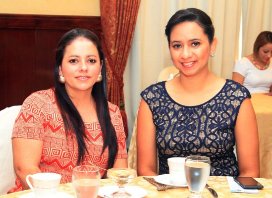 Grupo Ayuda celebra su cuarto desayuno solidario