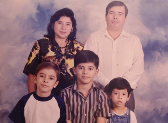 Eliseo Vallecillo Reyes dejó la cátedra para buscar la silla presidencial