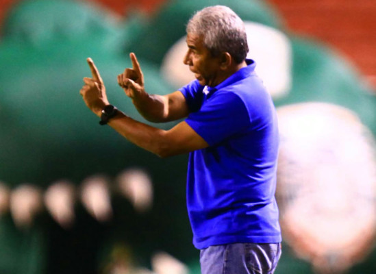 Héctor Castellón, made in México