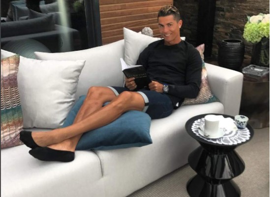 Cuestionan la sexualidad de Cristiano Ronaldo por una fotografía