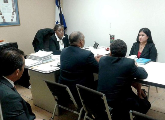 Suspenden audiencia contra Flores Lanza y Rafael Barahona&nbsp;&nbsp;