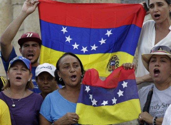Venezolanos en Honduras protestan contra Maduro