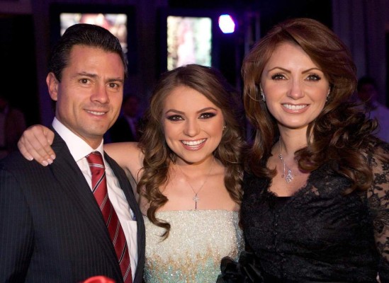 Foto: Captan momento íntimo de Peña Nieto y la 'Gaviota'