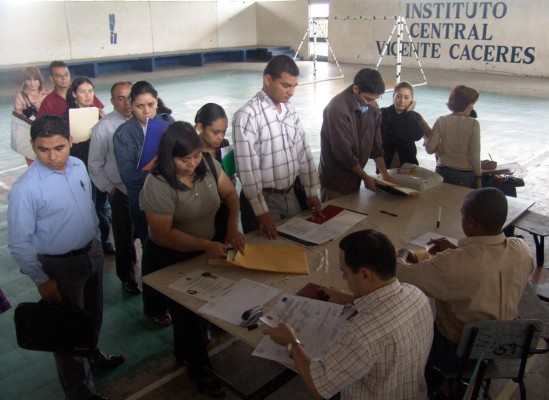 Arranca proceso de inscripción para que docentes opten a 5,203 plazas