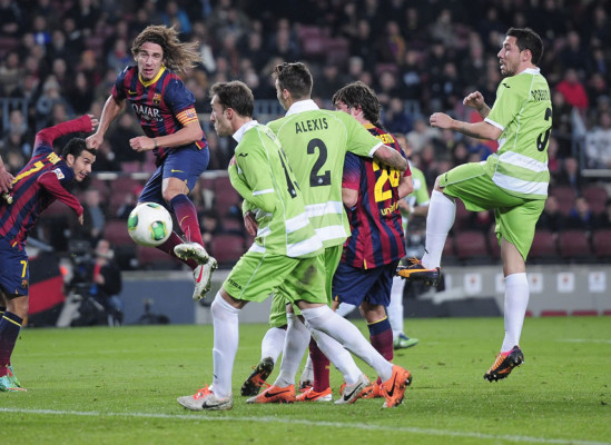 Messi regresa a lo grande y Barça encarrila pase a cuartos de Copa del Rey