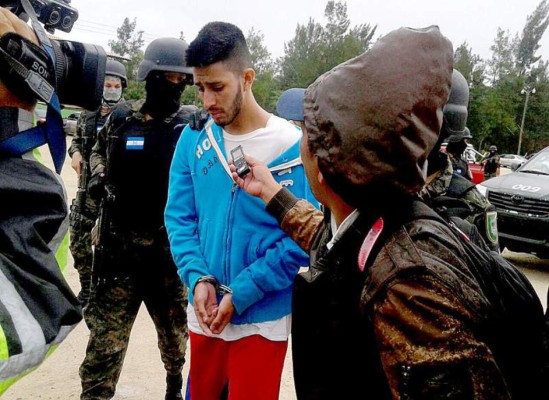 'Me golpearon y dijeron que me iba a podrir en la cárcel'