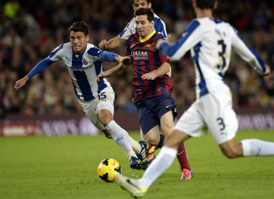 El Barça se lleva un flojo derbi catalán y consolida su liderato