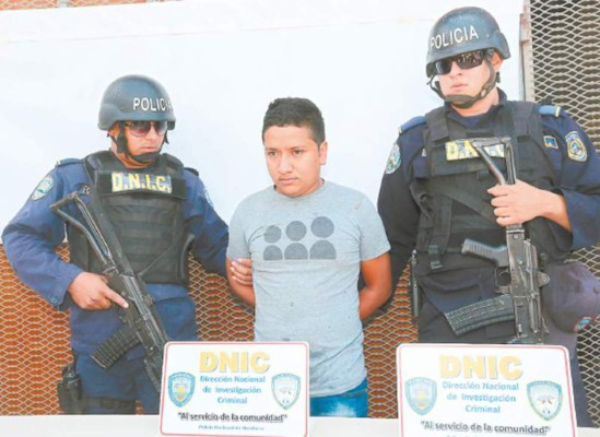 Comparece ante juzgados 'El Enano', acusado de 3 homicidios