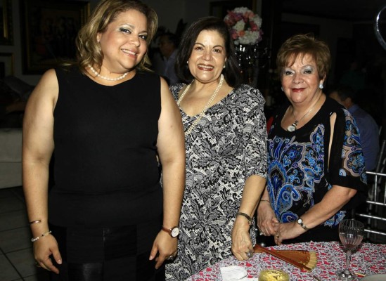 Magdalena Yacamán de Barletta celebra su cumpleaños