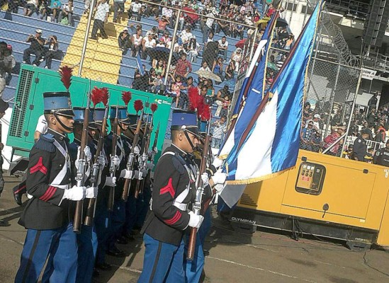 Tegucigalpa disfruta al máximo el cumpleaños de la Patria